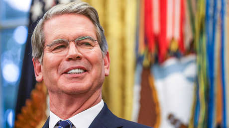 Bessent revela que EE.UU. ayuda a Milei para "sacar a China de Argentina"