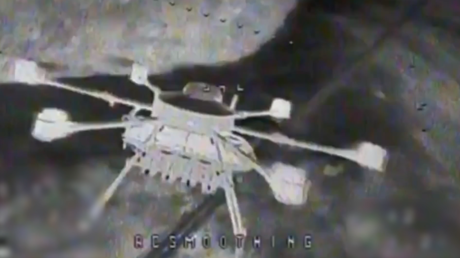 VIDEO: Operadores de drones rusos hacen volar equipos estacionarios y derriban otros en vuelo