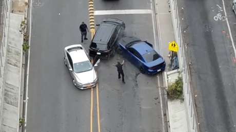 VIDEO: Policías de Nueva York 'cazan' auto robado al estilo de Hollywood