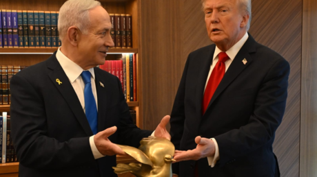 Netanyahu regala a Trump la 'paloma de la paz'