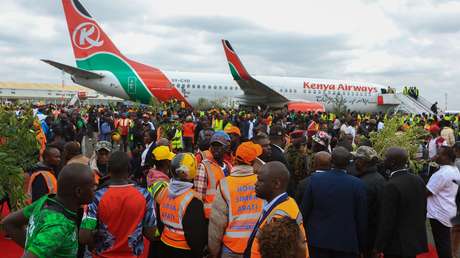 Caos en Kenia tras la llegada del féretro del ex primer ministro (IMPACTANTES IMÁGENES)