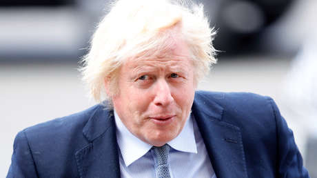 "Me encanta que me llame inteligente": Boris Johnson admite que usa IA para escribir sus libros