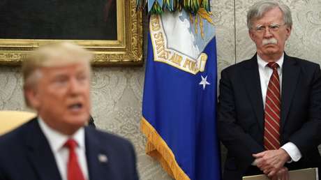 Imputan a John Bolton