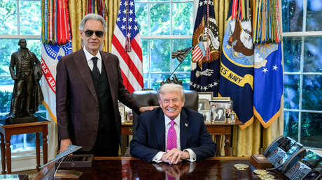 VIDEO: Andrea Bocelli sorprende al cantar para Trump en la Oficina Oval