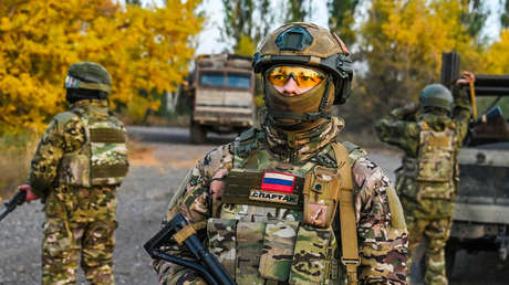 Soldado ruso transforma un refugio en fortaleza y resiste al cerco durante más de un mes