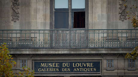 "Hay ofertas en Leroy Merlin": la ventana de Louvre, en centro de atención tras el robo del siglo