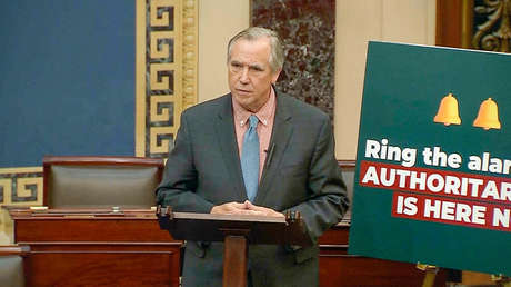 Maratón anti-Trump: senador estadounidense habla más de 18 horas (VIDEO)