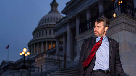 Senador exige a Trump transparencia sobre ataques militares de EE.UU. frente a Venezuela