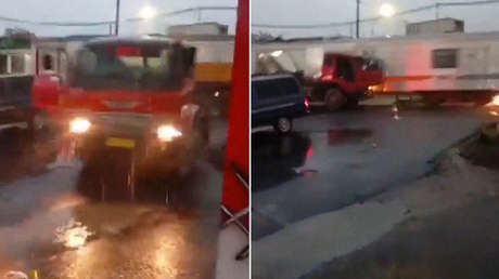 Camión de remolque 'siente en carne propia' la potencia de un tren a toda máquina (VIDEO)