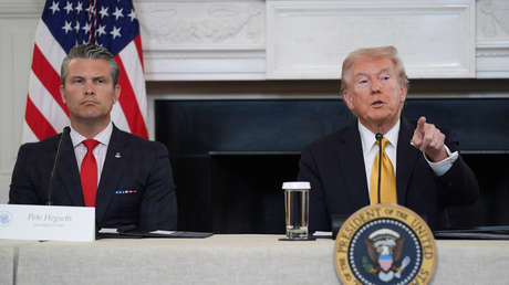 El secretario de Guerra de EE.UU. da detalles sobre los sobrevivientes de ataques en el Caribe