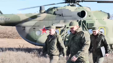 Inspeccionar para avanzar: jefe del Estado Mayor ruso visita agrupación clave en el frente