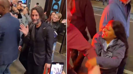 VIDEO: Keanu Reeves escapa de su 'esposa divina' tras un espectáculo