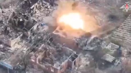 VIDEO: Drones FPV rusos despedazan al enemigo y embisten sus 'pájaros'