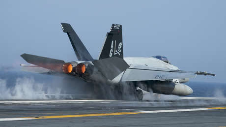 Un caza y un helicóptero militar de EE.UU. se estrellan en el mar de la China Meridional