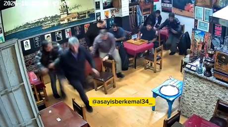 VIDEO: Escenas de pánico dentro de un café de Estambul durante el potente sismo