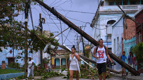 El superhuracán Melissa deja un rastro de destrucción en su paso por el Caribe (VIDEOS)