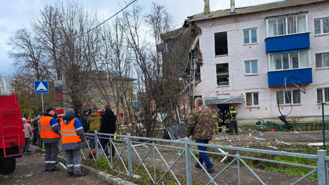 Colapsa parte de un edificio de apartamentos en Rusia tras explosión (FOTOS)