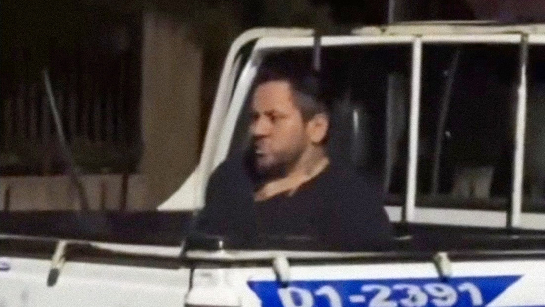 La ley perdona, su esposa no: detenido ruega que borren sus chats del teléfono (VIDEO)