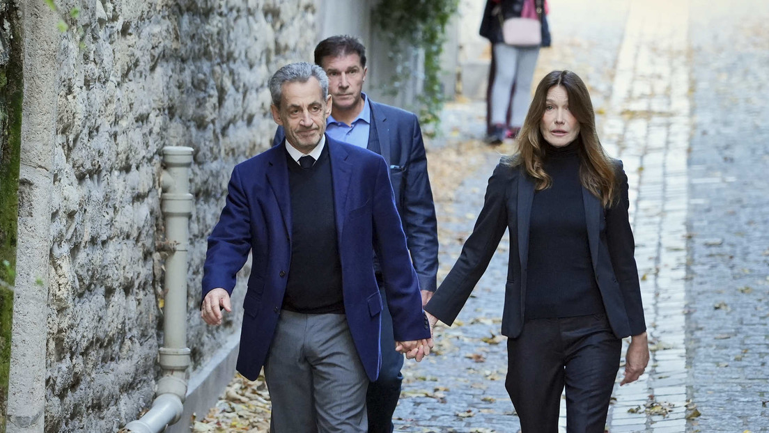 Nicolas Sarkozy sale de prisión tras 21 días de encarcelamiento