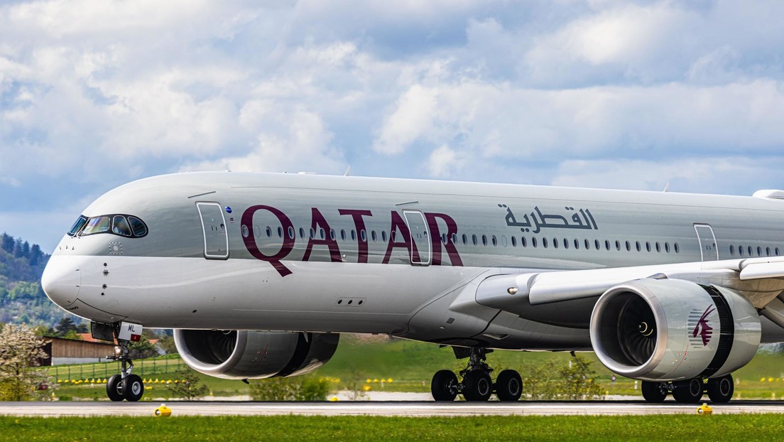 Aerolínea enfrenta millonaria demanda luego de que una niña alérgica casi muriera al comer un KitKat