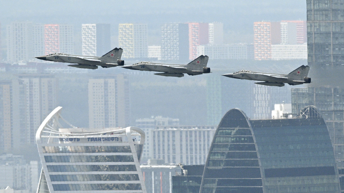 Todo sobre el Kinzhal, la 'daga' aérea rusa capaz de burlar todos los sistemas de defensa (INFOGRAFÍA)