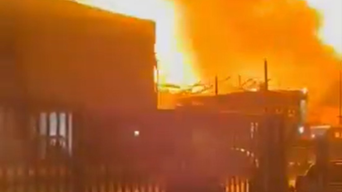 MOMENTO ESCALOFRIANTE: Onda expansiva tumba a un hombre que grababa la apocalíptica explosión en Argentina