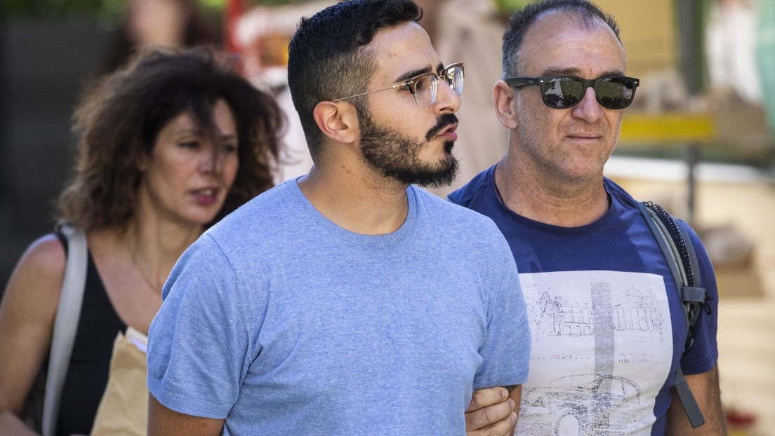 Liberan al 'estafador de Tinder', cuya historia inspiró un documental de Netflix