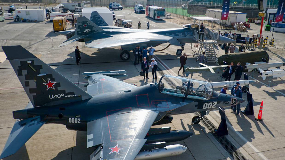 Rusia exhibe sus 'diamantes' aéreos (y antiaéreos) en Dubái