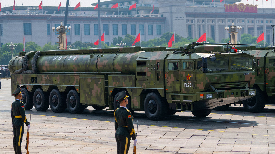 "Capaz de interceptar objetivos fuera de la atmósfera": Así es el novedoso misil antiaéreo chino