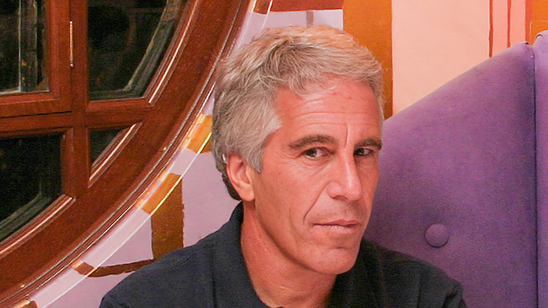 "Tenía estrechos vínculos con nuestra inteligencia": Republicano crítico de Trump sobre Epstein