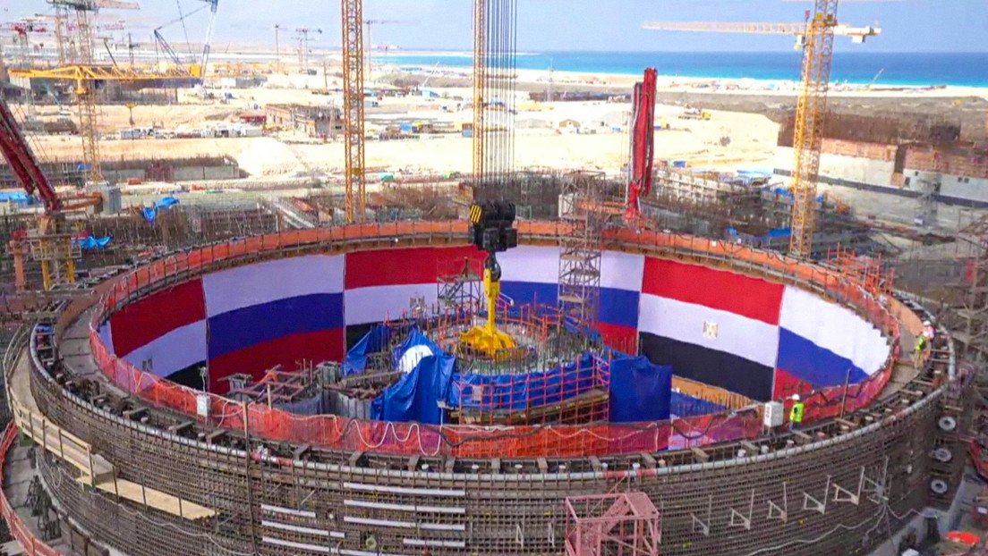 Qué se sabe de la central de El Dabaa, la primera planta nuclear de Egipto que Rusia está construyendo