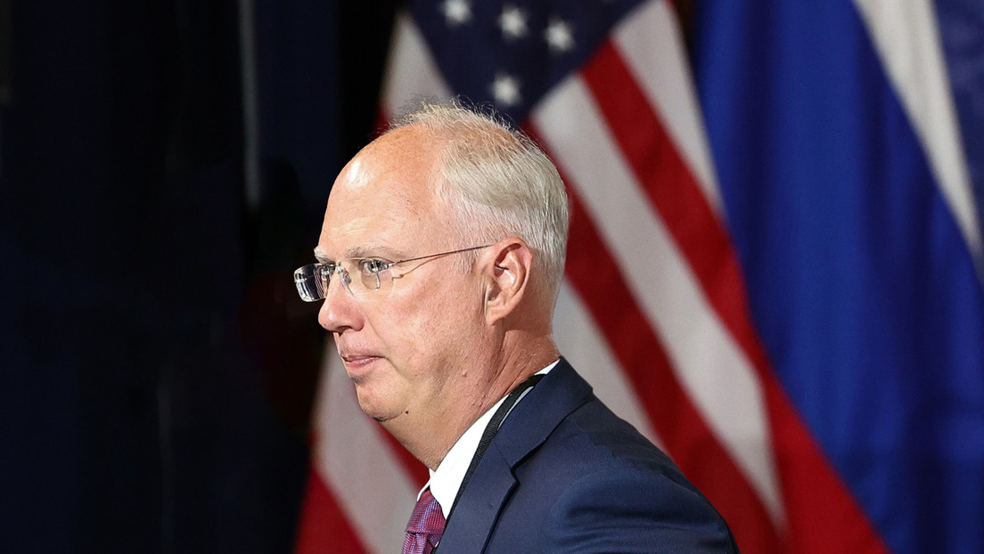 El enviado de Putin revela quién filtró el renovado plan de paz para Ucrania