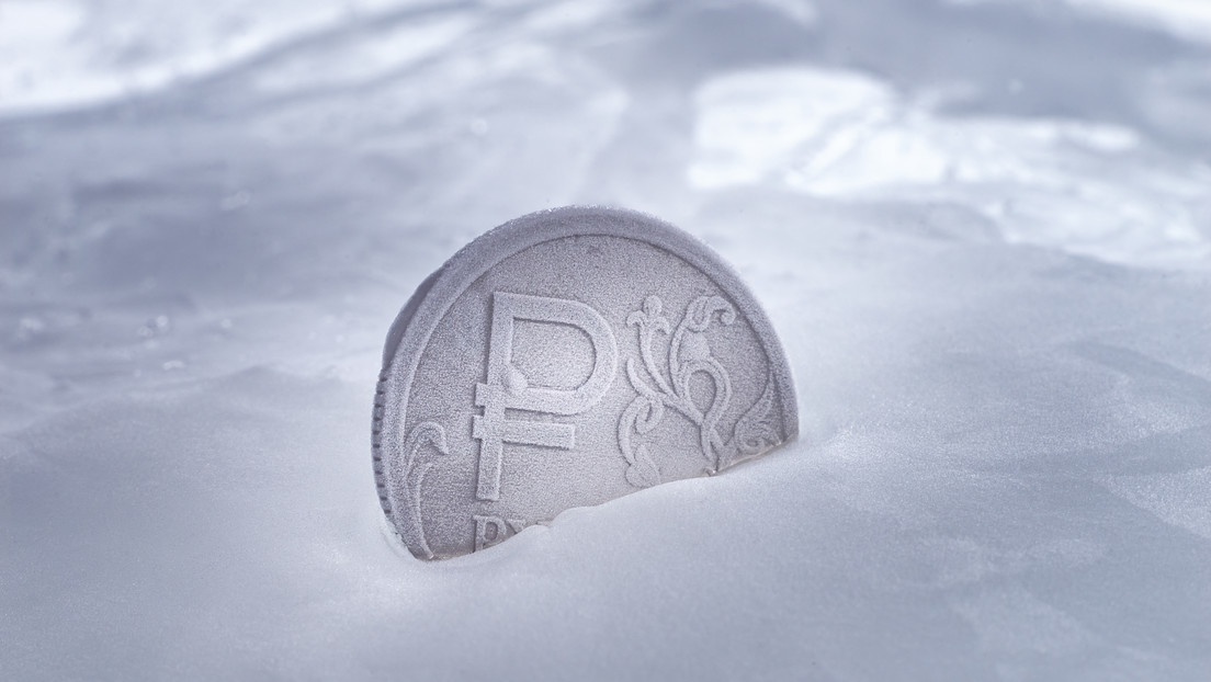 Expropiar activos congelados rusos conllevaría "demasiados riesgos": Bélgica convence a otro país de la UE