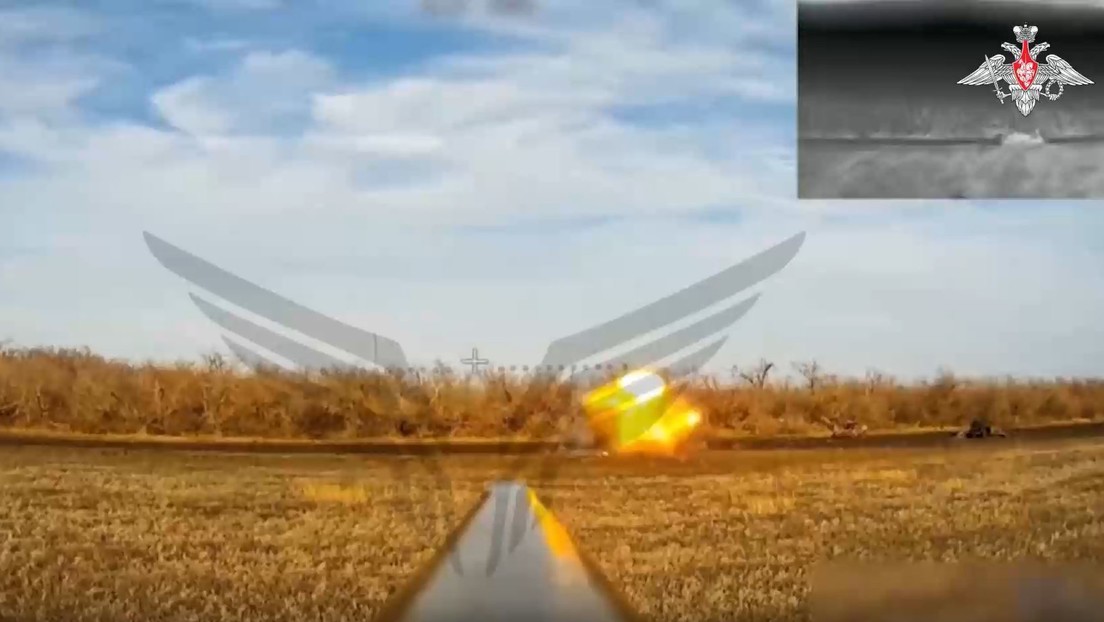 VIDEO: "Pajaritos" rusos arrasan equipo militar de las fuerzas ucranianas