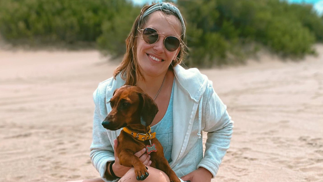 Periodista intenta sacarse fotos y muere al caer 25 metros desde un acantilado