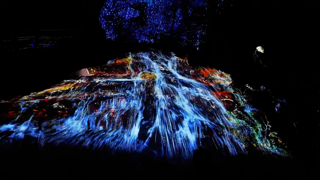 Milagro de luminotecnia: convierten isla deshabitada en instalación artística (VIDEO)