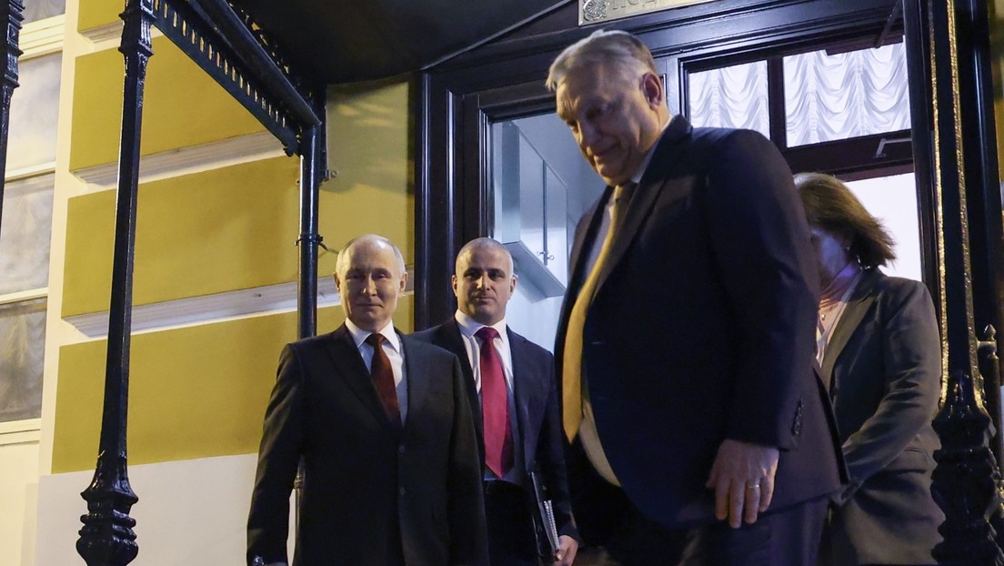 VIDEO: Putin acompaña a Orbán hasta el coche tras varias horas de negociación