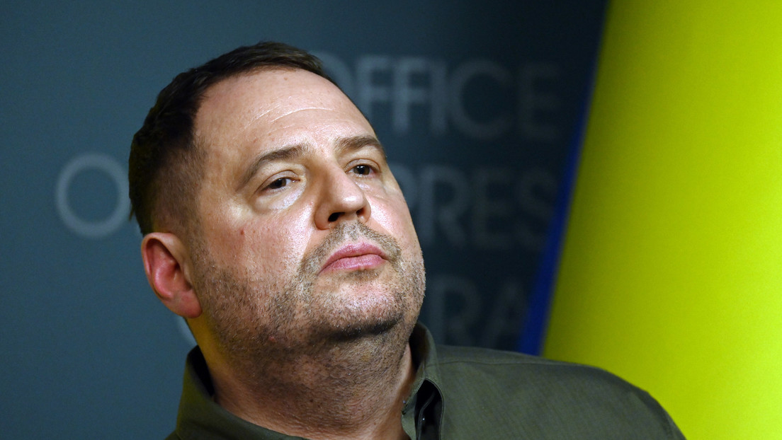 ¿Quién representará a Ucrania en las negociaciones de paz tras la renuncia de la 'mano derecha' de Zelenski?