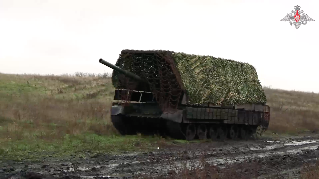 VIDEO: Tanque ruso destruye puntos de control ucranianos