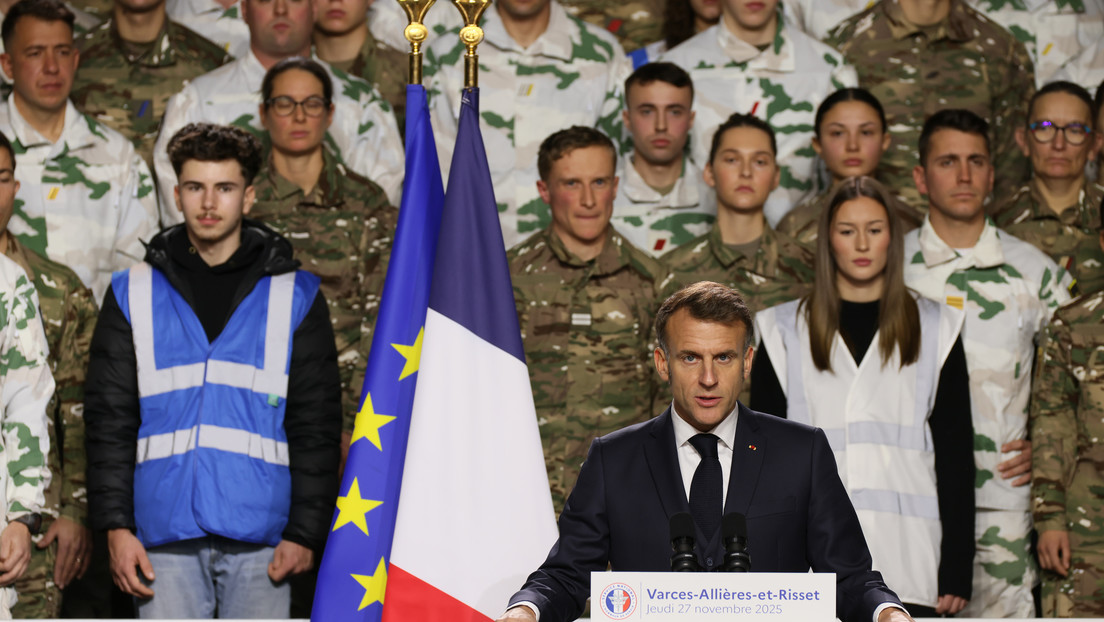 VIDEO: Soldado abandona ante las cámaras el discurso de Macron sobre un nuevo servicio militar