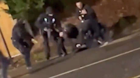 VIDEO: La inquietante demanda del sospechoso del apuñalamiento masivo en un tren a Londres al ser arrestado