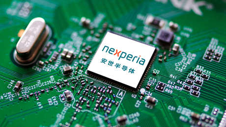 China acusa a un país europeo de crear "caos" en la cadena de suministros de semiconductores