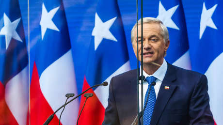 Candidato de ultraderecha en Chile usa vidrio blindado para un mítin 'a lo Trump'