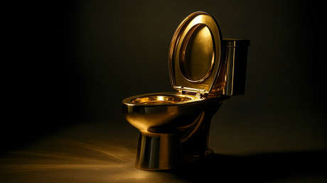 Inodoro de oro macizo en subasta: ¿en cuántos millones está el precio de salida?