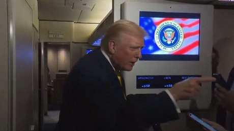 "¡Silencio, cerdita!": Trump hace callar a reportera que le pregunta sobre Epstein (VIDEO)