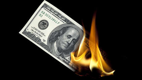 Bloomberg: La era del dominio del dólar se acerca a su fin