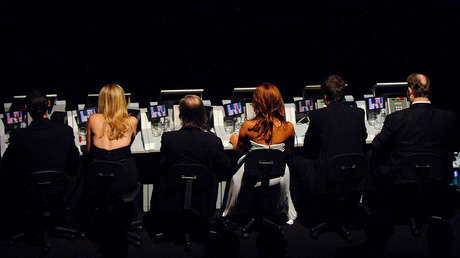 Es todo una "farsa": Dos jueces de Miss Universo renuncian a días de la final