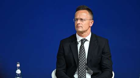 Canciller húngaro: "No es normal" que el dinero de la UE se gaste en inodoros de oro en Ucrania