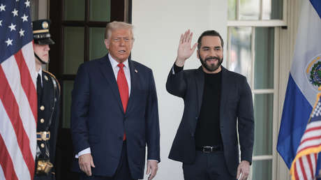 "Mancha en la conciencia moral de nuestro país": Demócratas exigen explicación por trato carcelario Trump-Bukele