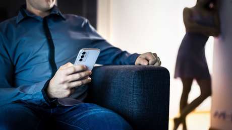 Tribunal de este país reconoce los 'me gusta' en redes sociales como forma de infidelidad